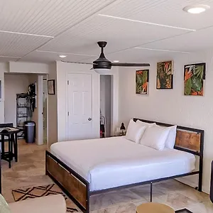  Hotel Ambassador C5